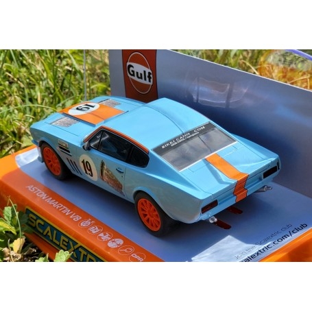 Scalextric C4209 Aston Martin V8 - Gulf Edition - Rikki Cann Racing