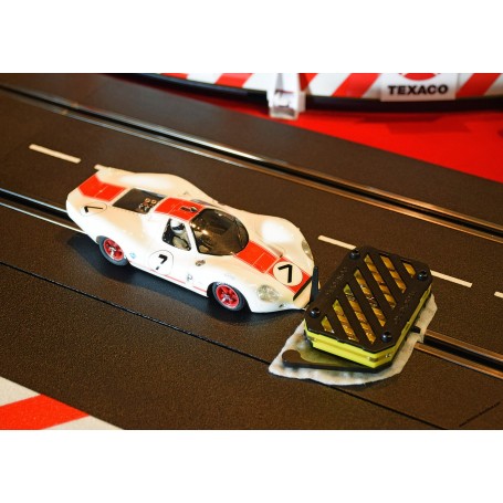 cleaning slot car track